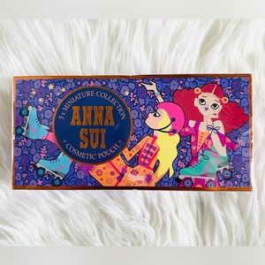 Anna Sui 5 Piece Miniature Gift Set And Cosmetic Pouch